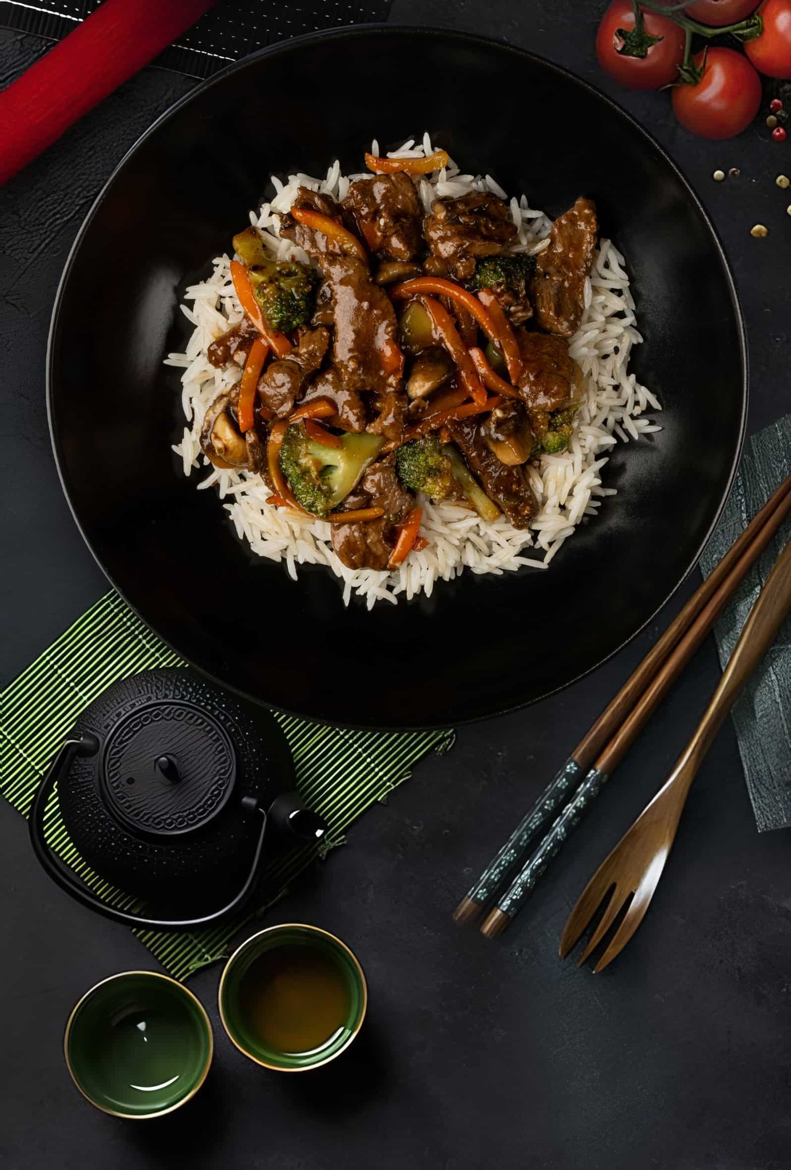 Veal with vegetables in oyster sauce<span class=